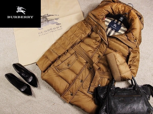 ☆極良品☆ バーバリーロンドン 最高級ハンガリーグース使用 軽量で