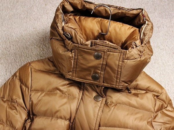 ☆極良品☆ バーバリーロンドン 最高級ハンガリーグース使用 軽量で