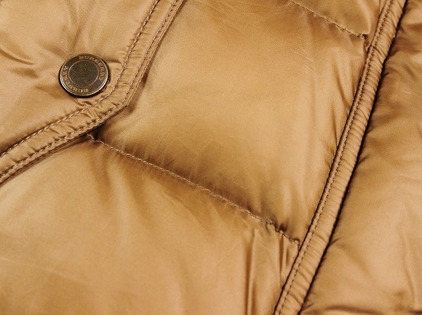 ☆極良品☆ バーバリーロンドン 最高級ハンガリーグース使用 軽量で