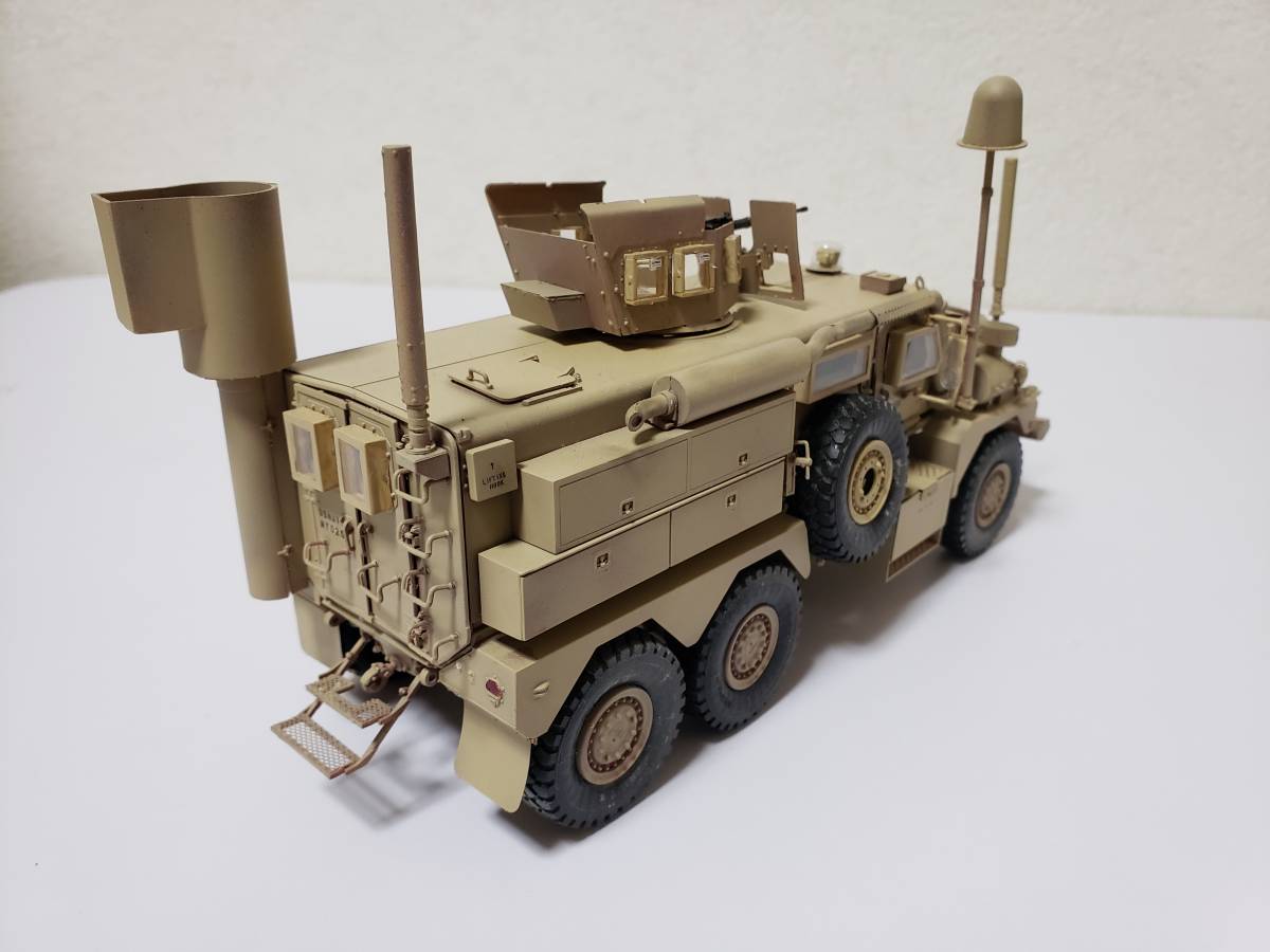 1/35 クーガー装甲車 6×6 MRAP 完成品