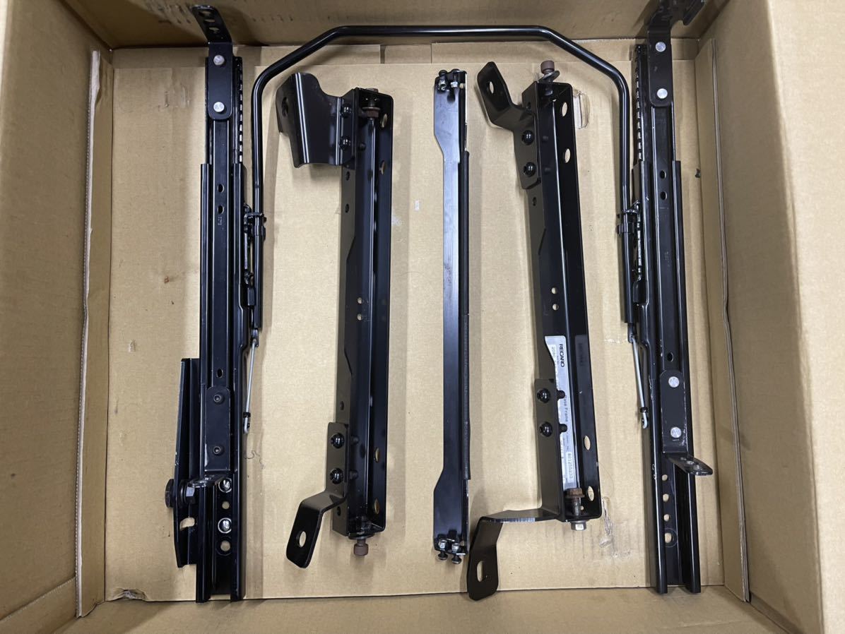 激安大特価，格安 RECARO プリウス ZVW30 純正ベースフレーム シートレール 2080.542.1 助手席用(レール)｜売買されたオークション情報、yahooの商品情報をアーカイブ公開 - オークファン レール