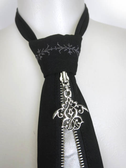 Ozz Croce ローズ刺繍入りジップネクタイ / オッズオン オッズ Ozz Croce ローズ刺繍入りジップネクタイ / オッズオン オッズ