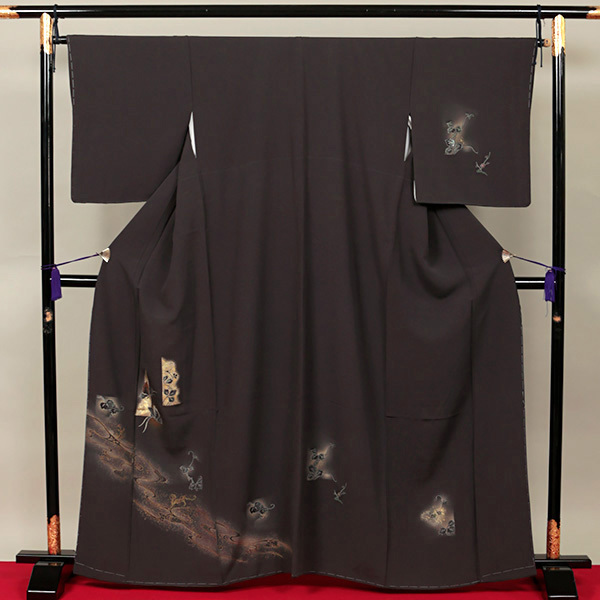 爆買い，豊富な 和遊館 EHF085 お仕立て上がり 躾糸付き ちりめん地刺繍入り金彩訪問着(仕立て上がり)｜売買されたオークション情報、yahooの商品情報をアーカイブ公開 - オークファン 仕立て上がり