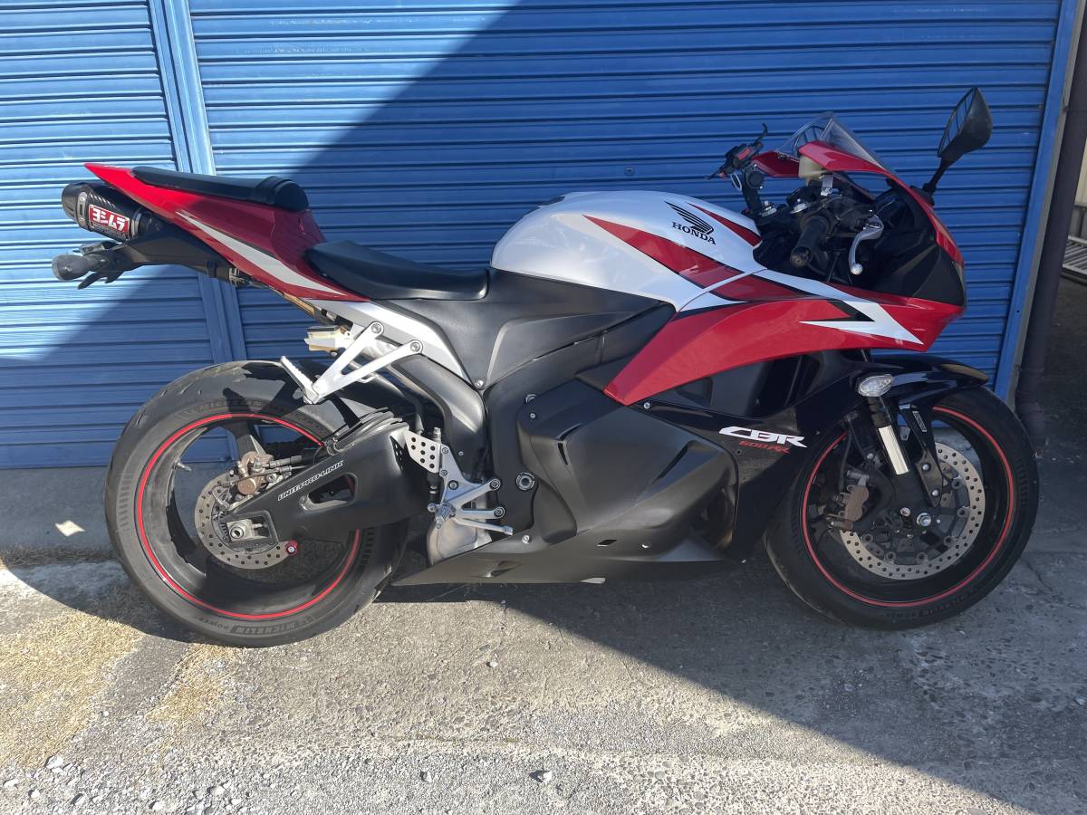Cbr600rr Pc40 09年式 Abs仕様 国内フルパワー 車検22 5 走行2 2万 401cc 750cc 売買されたオークション情報 Yahooの商品情報をアーカイブ公開 オークファン Aucfan Com