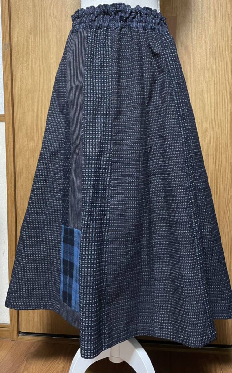 【SALE】 着物リメイク 書生絣あられ縞など木綿のパッチワークAラインスカート フリーサイズ(Lサイズ)｜売買されたオークション情報、yahooの商品情報をアーカイブ公開 - オークファン フレアースカート、ギャザースカート