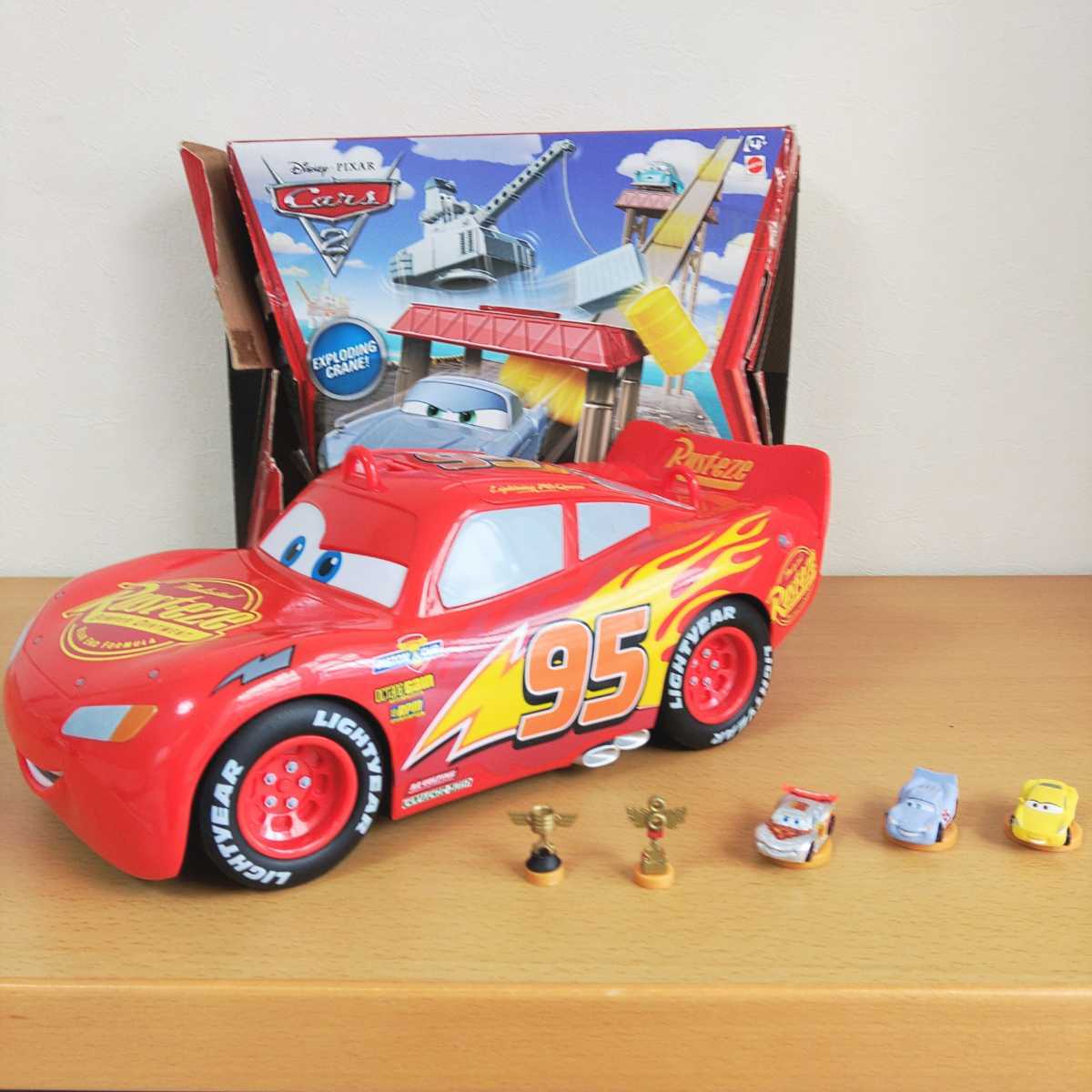 ディズニーランドポップコーンバケットカーズマックイーンとチョコエッグとマテルのフィギュア カーズの本のまとめ売り カーズ 売買されたオークション情報 Yahooの商品情報をアーカイブ公開 オークファン Aucfan Com