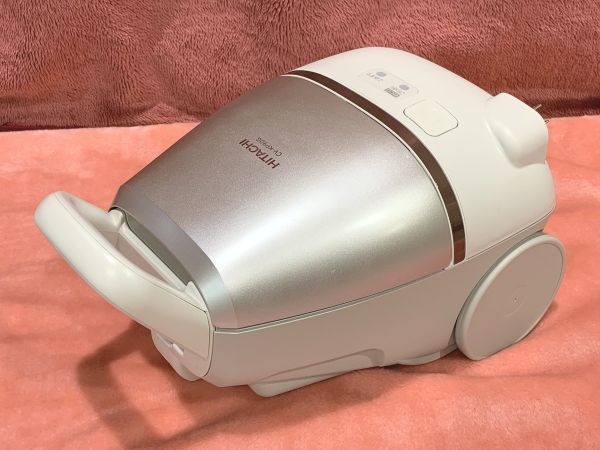 2-60-140【動作品】日立　掃除機　 CV-KP90G 吸込仕事率620Wの小型・軽量な紙パック式クリーナー　2020年製　シャンパンゴールド