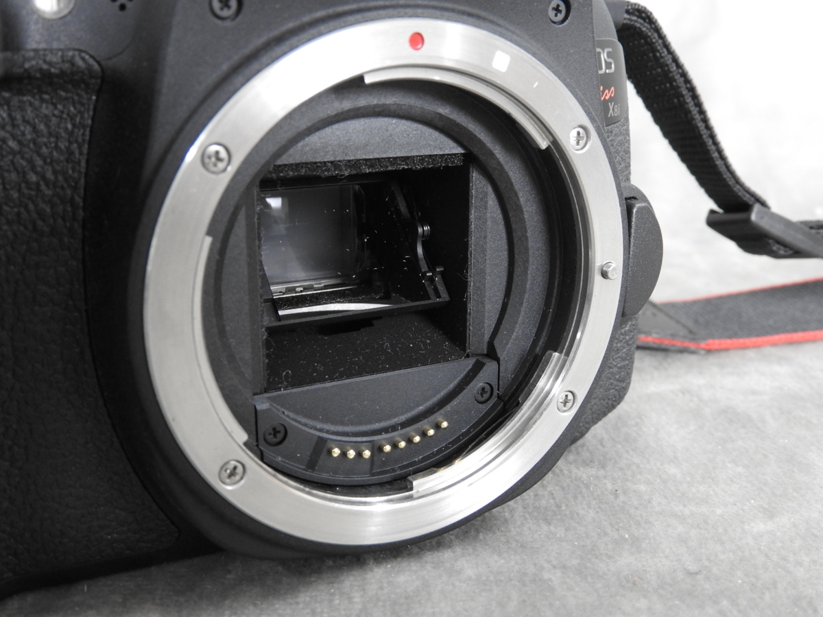 【神戸市有野店】Canon キャノン EOS Kiss X8i ダブルズームキット デジタル一眼レフカメラ ♪中古♪ EOS X8i ダブルズームキット 格安レンタル]CANON 箱あり キヤノン「EOS