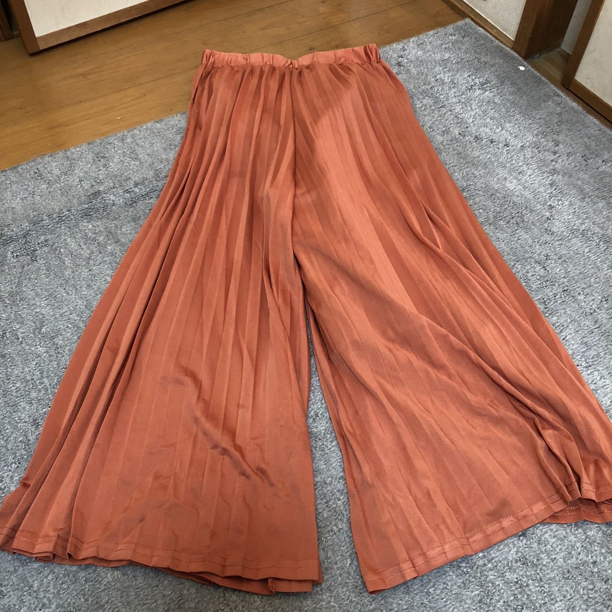 ワイドパンツ ガウチョパンツ スカーチョ Sサイズ 売買されたオークション情報 Yahooの商品情報をアーカイブ公開 オークファン Aucfan Com