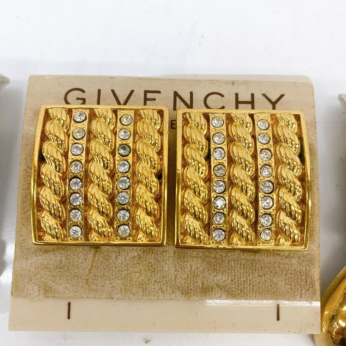 イヤリング GIVENCHY - ジバンシー ジバンシィ レディース ゴールド Givenchy メタル 0 メルカリ 「givenchyジバンシー」イヤリング、ピアス GIVENCHY(ジバンシィ) ゴールド系 サークルモチーフ フープスイヤリング