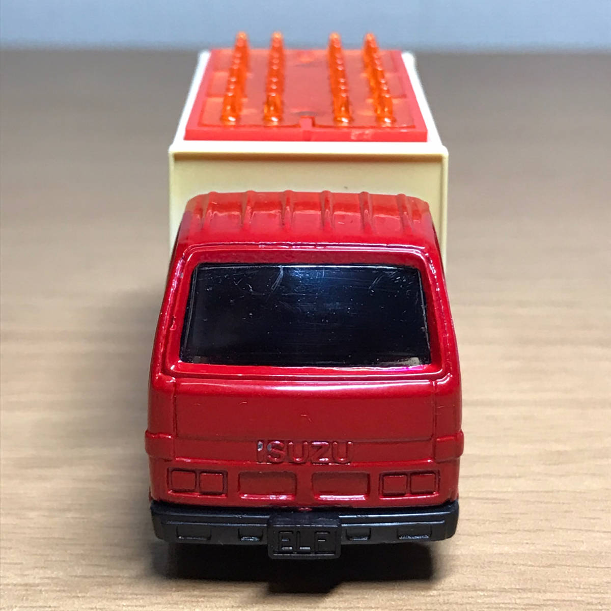 驚きの値段 トミカ 赤箱 112 日本製 Japan いすゞ エルフ ボトルカー 赤 レッド Orange オレンジ ジュース トラック Isuzu Elf イスズ 絶版 配送車 Npr Www Senaadvertising Com