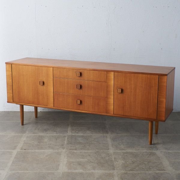 サイドボード イギリスヴィンテージ camori ミッドセンチュリー&frasl;UK Vintage シンプルなイギリスのヴィンテージ家具、北欧スタイルのサイドボード(k イギリスから届いたチーク材のビンテージボード、杢目が美しい #84763 – ヴィンテージ家具 北欧スタイルのおしゃれなサイドボード、イギリスから届いた #80417 | S- ストーンヒルファニチャー ヴィンテージ家具・北欧インテリアの通販サイト