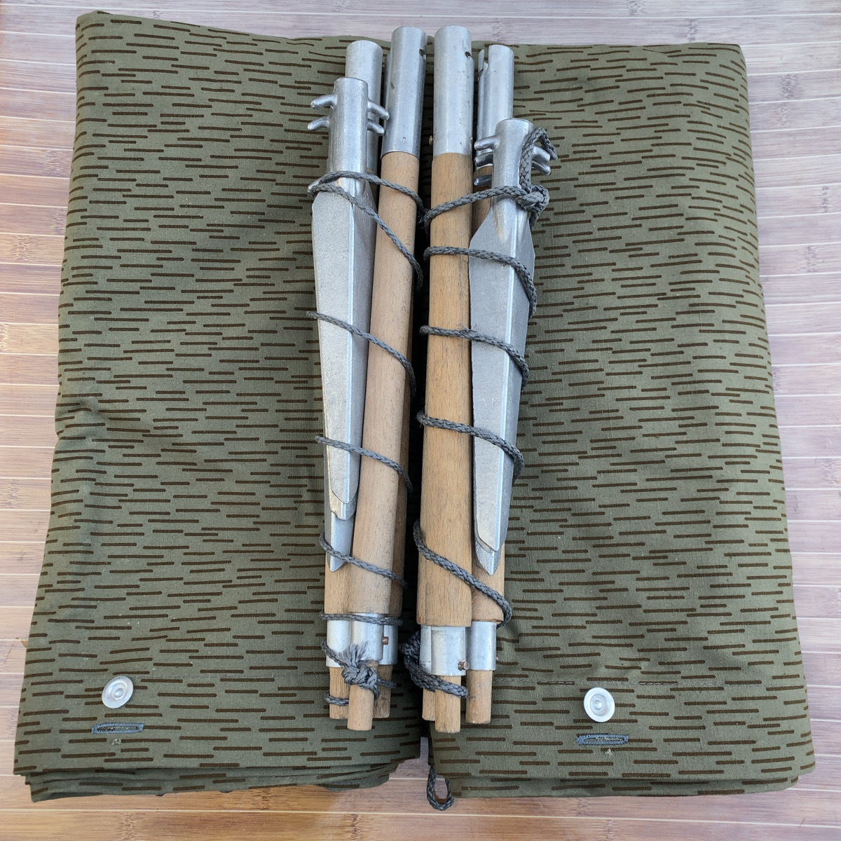 デッドストック 東ドイツ軍 ポンチョテント 2枚ポールセット
