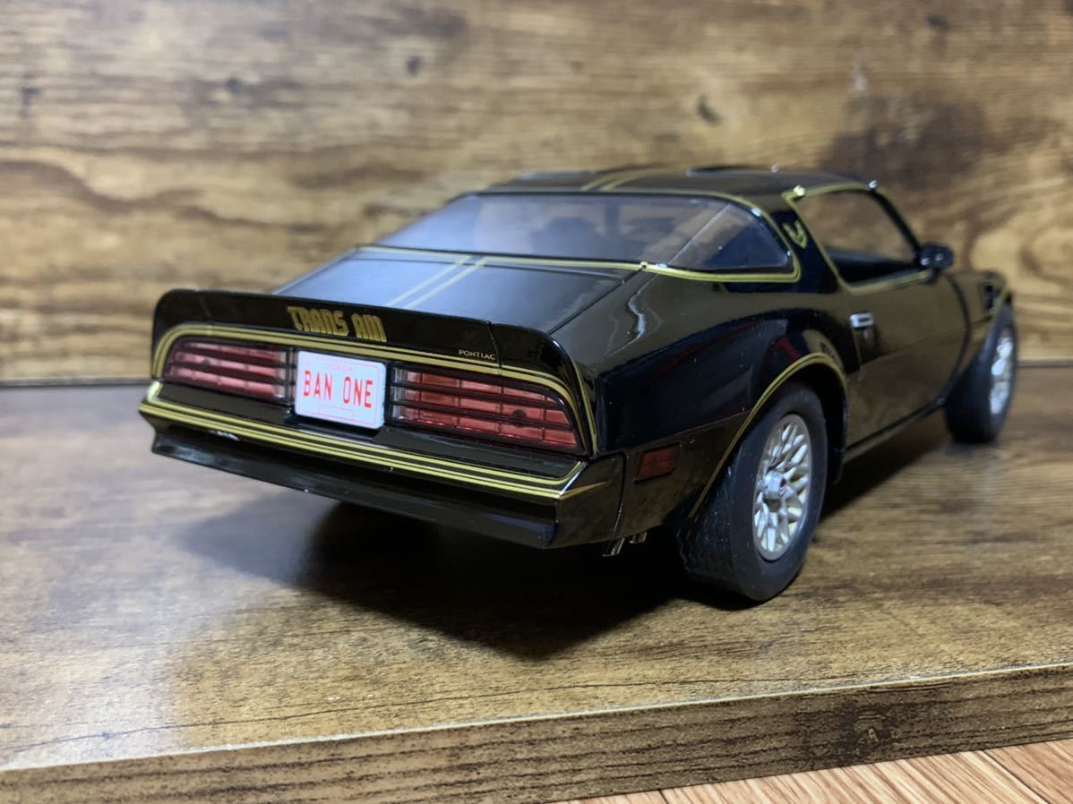 GREENLIGHT 1:18 ポンティアック・ファイヤーバード・トランザム 7000