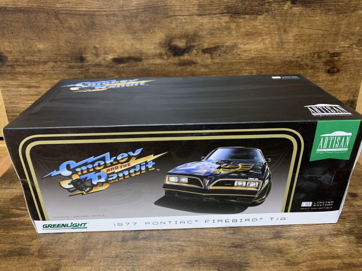 GREENLIGHT 1:18 ポンティアック・ファイヤーバード・トランザム 7000