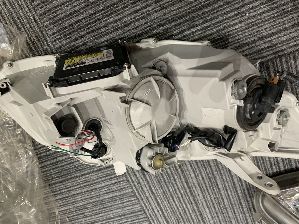 ZRE142 NZE141 カローラフィールダー ヘッドライト 左右セット カローラフィールダー 140系 ヘッドライト左右 NZE141/NZE144/ZRE142