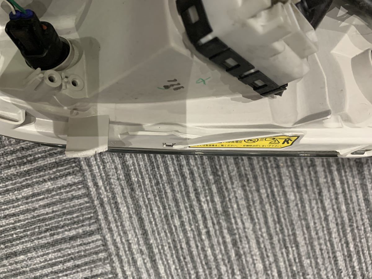 カローラフィールダー 140系 ヘッドライト左右 NZE141/NZE144/ZRE142