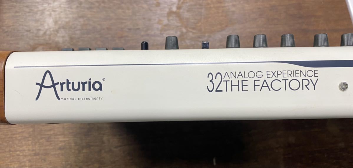 Arturia 32鍵MIDIキーボード「THE FACTORY 32」 | DAVIDWHITEPOND.COM