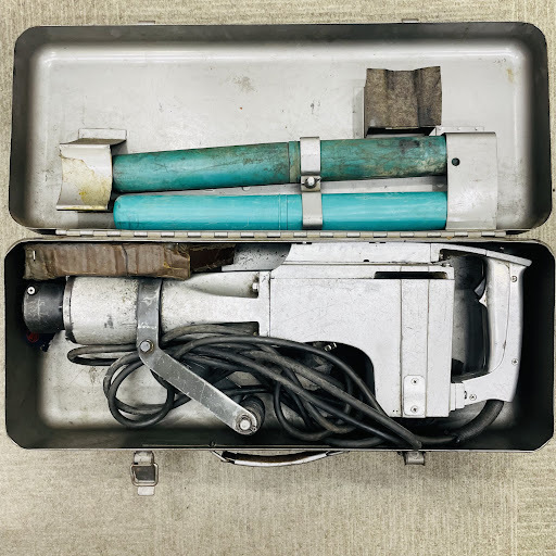  2/19 13 MAKITA マキタ 電動ハンマー ハツリ 破砕 8900 動作未確認 ジャンク品(電動ハンマー)｜売買されたオークション情報、yahooの商品情報をアーカイブ公開 - オークファン 電動ハンマー
