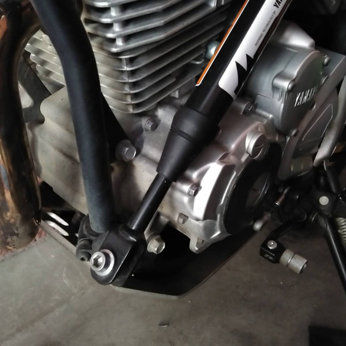 ヤマハ　セロ250DG17J　パワービーム　バイクパーツ ヤマハ セロー250 純正オプション パワービーム エンジンダンパー廃盤