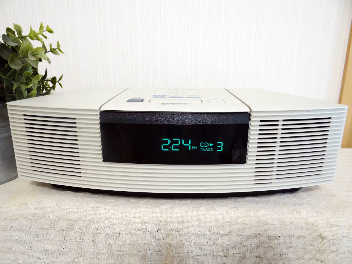 シンプル＆高音質の小さなBOSE「WaveRadio/CD」取扱説明書付