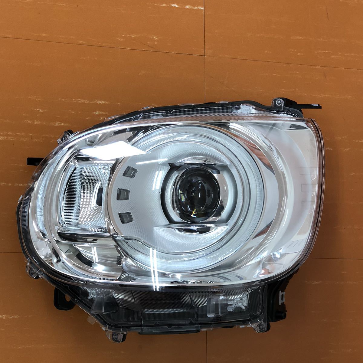 ダイハツ ムーブキャンバス LA800S 純正 左ヘッドライト 中古 美品