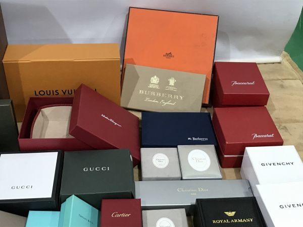 Burberry HERMES LOUIS VUITTON 空箱 4点まとめ売り LOUIS VUITTON