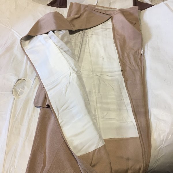 松尾光琳 色留袖 袷 正絹 落款 一つ紋 一つ紋色留袖 -1450-Sサイズのレンタル｜きもの３６５ 古典柄 縮緬 一つ紋付き 木賊鷺 落款入り 王朝花車図 ガード加工 風神