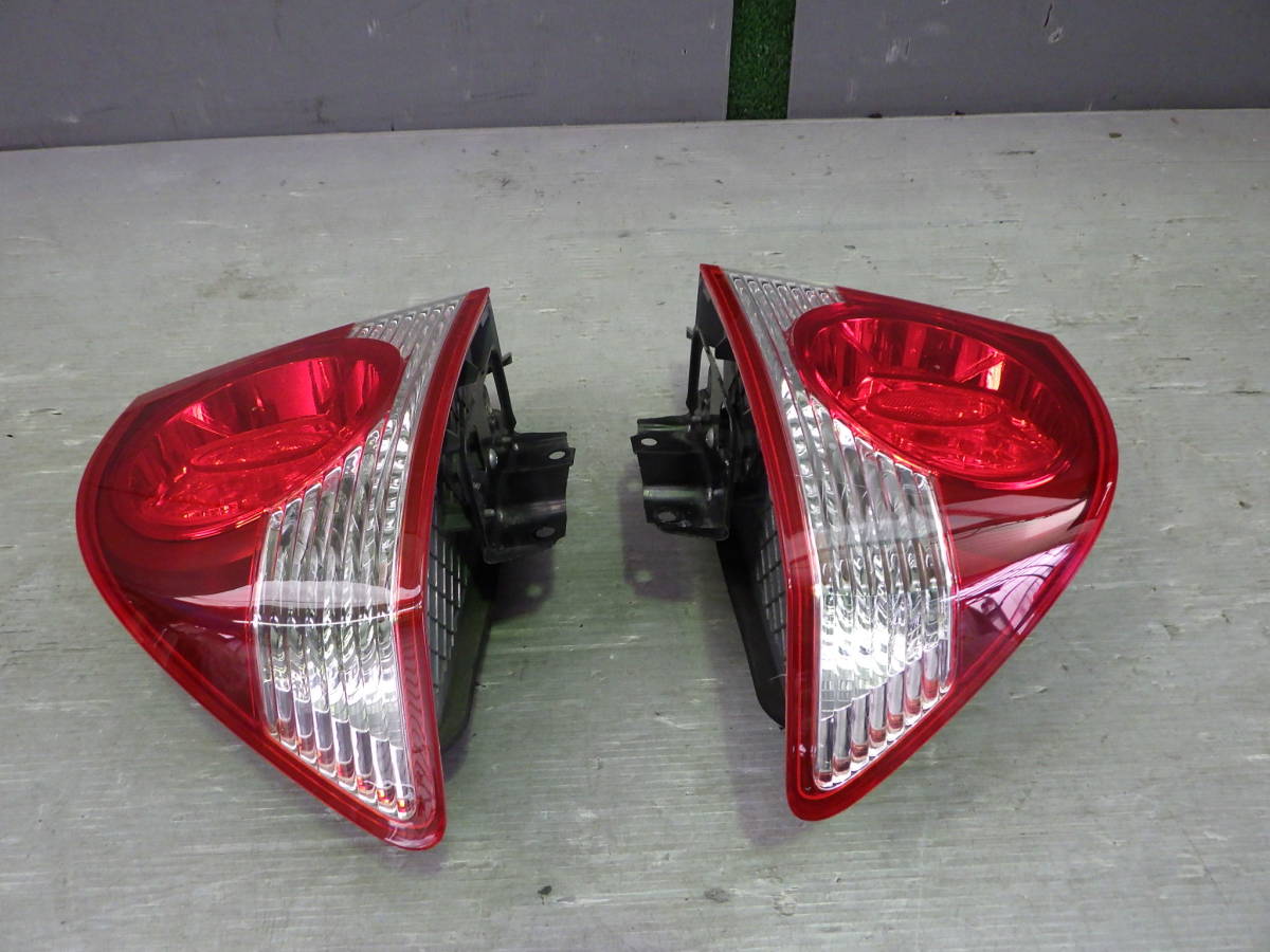 ホンダ H18年 FD3 シビック 純正 スタンレイ P5375 テールランプ 左右