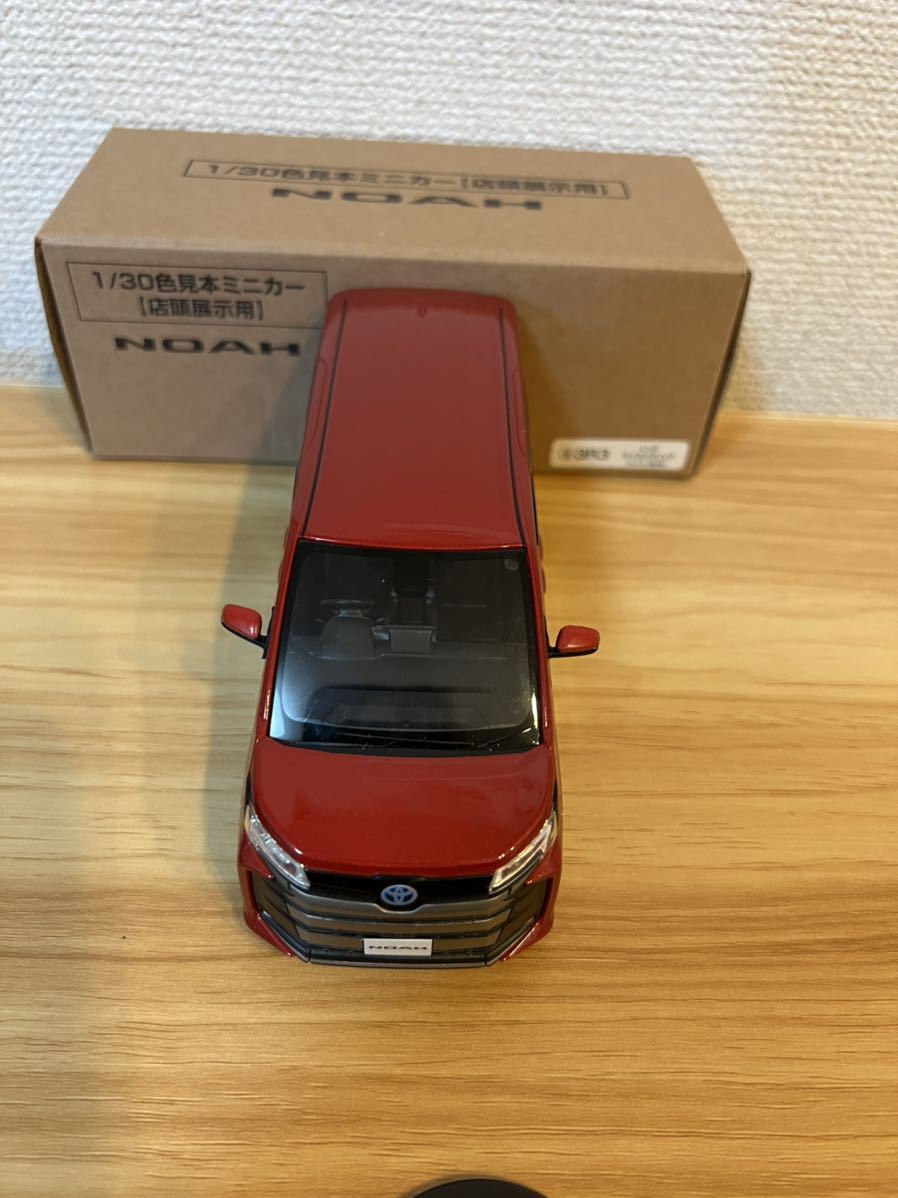 トヨタ 新型ノア NOAH カラーサンプル 非売品ミニカー ミニカー カラー