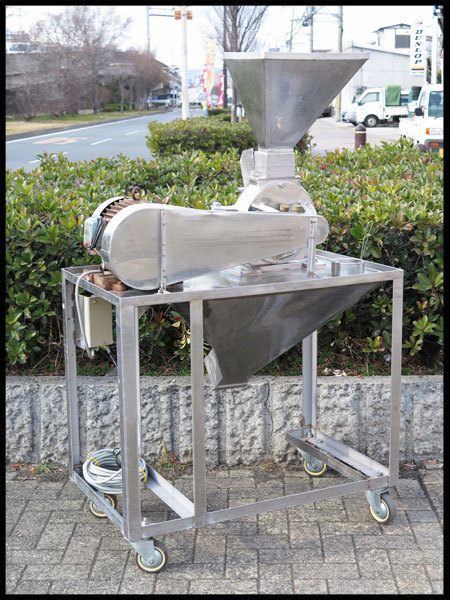 ○TOKYO SOGO 相互産業？ ソーゴ式 粉砕機？ 三相200V 衝撃式粉砕機 