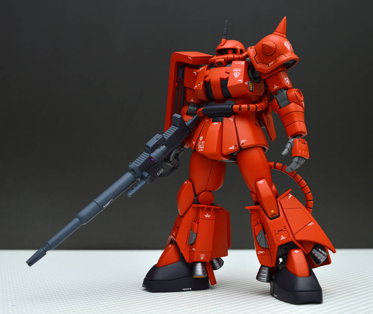 HGUC1/144　高機動型 ザク ビームライフル試験型　MS06-R2/P 改修塗装済み完成品 エリオット・レム機_8