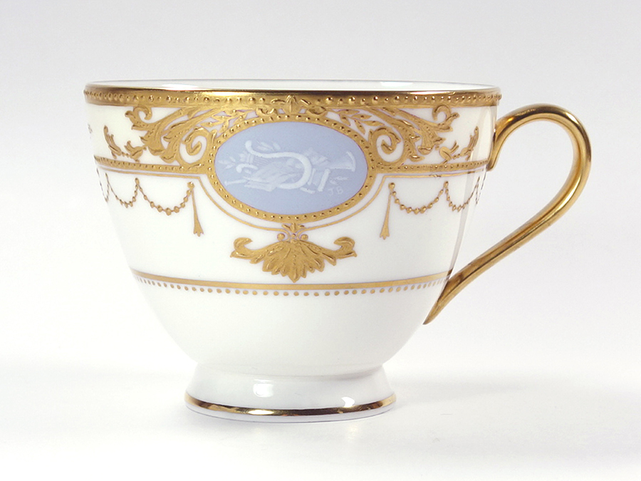 ∇花∇【ミントン/MINTON】 盛上金彩にエナメル彩楽器文コーヒーカップ