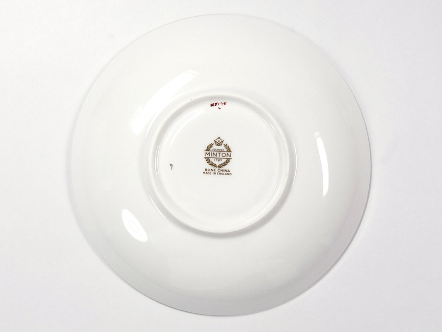 ∇花∇【ミントン/MINTON】 盛上金彩にエナメル彩楽器文コーヒーカップ