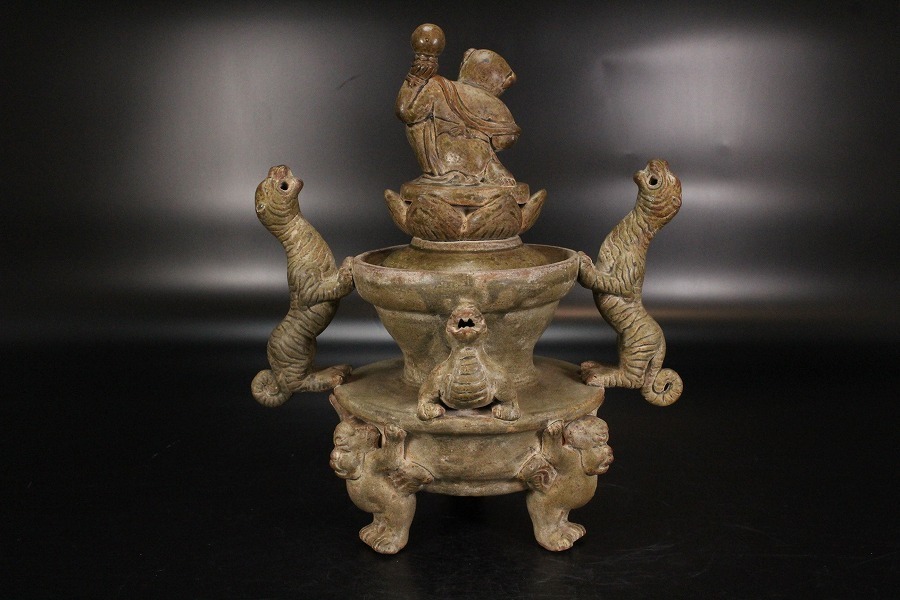 金閣】中国美術 越州窯 青磁 獣耳 唐子蓋 香炉 旧家蔵出(YB249)(青磁 
