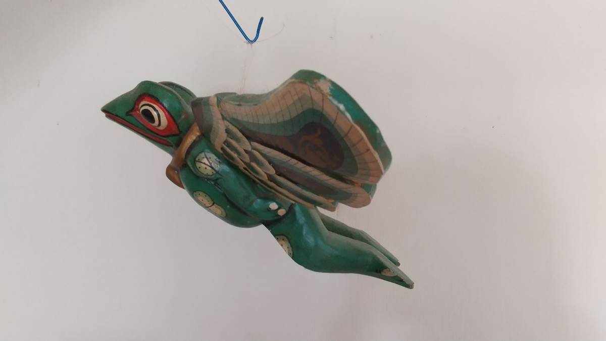 空飛ぶカエル 羽つき カエル インドネシア バリ お土産 木製 工芸品 エスニック 売買されたオークション情報 Yahooの商品情報をアーカイブ公開 オークファン Aucfan Com