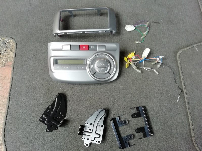 新品，送料無料 H21 タントカスタム L375S オーディオパネル エアコンパネル 55405-B2400(ダイハツ用)｜売買されたオークション情報、yahooの商品情報をアーカイブ公開 - オークファン ダイハツ用