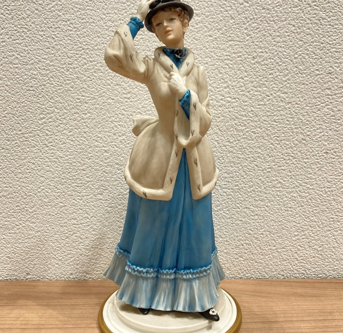 サンドロ マッジョーニ カポティモンテ フィギュリン 置物 陶器 