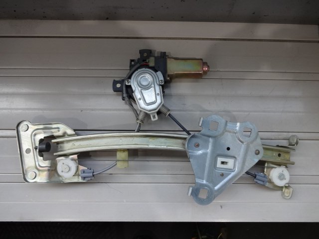 中古 トヨタ マークⅡ GX90 左リア レギュレーター モーター 85720
