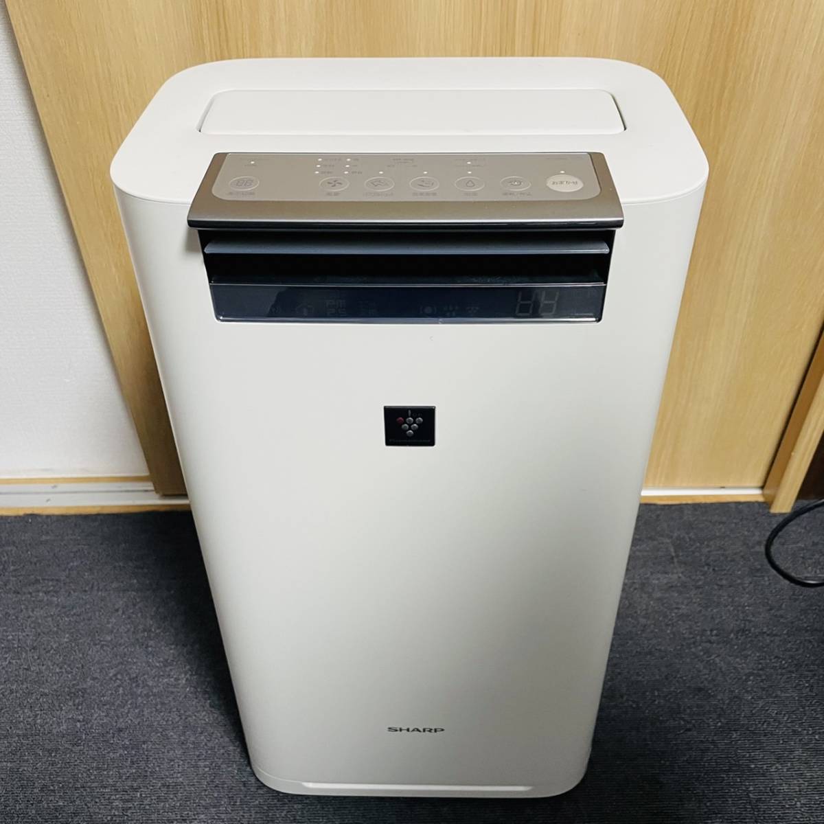  売切 極上 いい匂いします み SHARP 加湿空気清浄機 KI-HS50-W 2017年製(シャープ)｜売買されたオークション情報、yahooの商品情報をアーカイブ公開 - オークファン シャープ