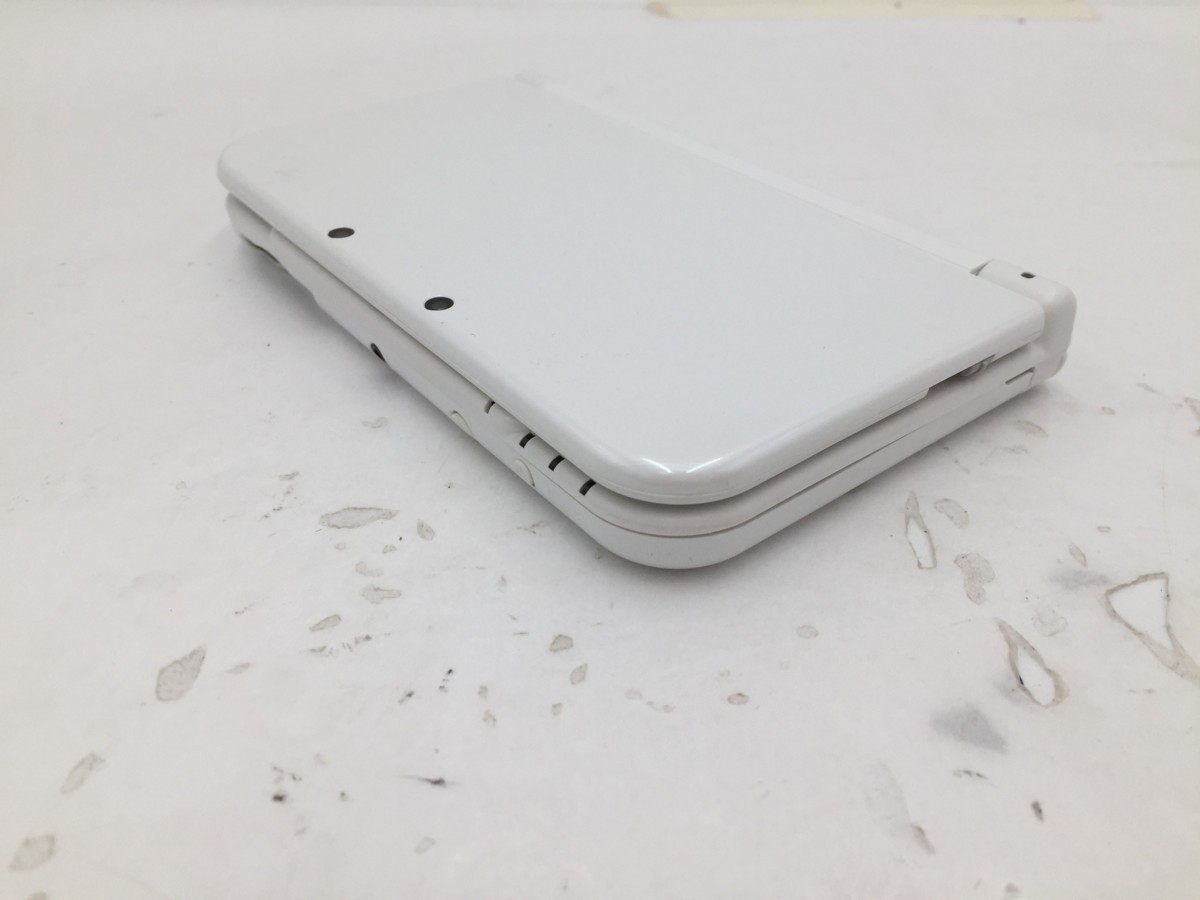 ♪△【任天堂 ニンテンドー】New Nintendo3DSLL ホワイト RED-001 0323  