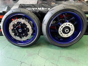 YZF-R1 純正 ホイールのYahoo!オークション(旧ヤフオク!)の相場・価格 