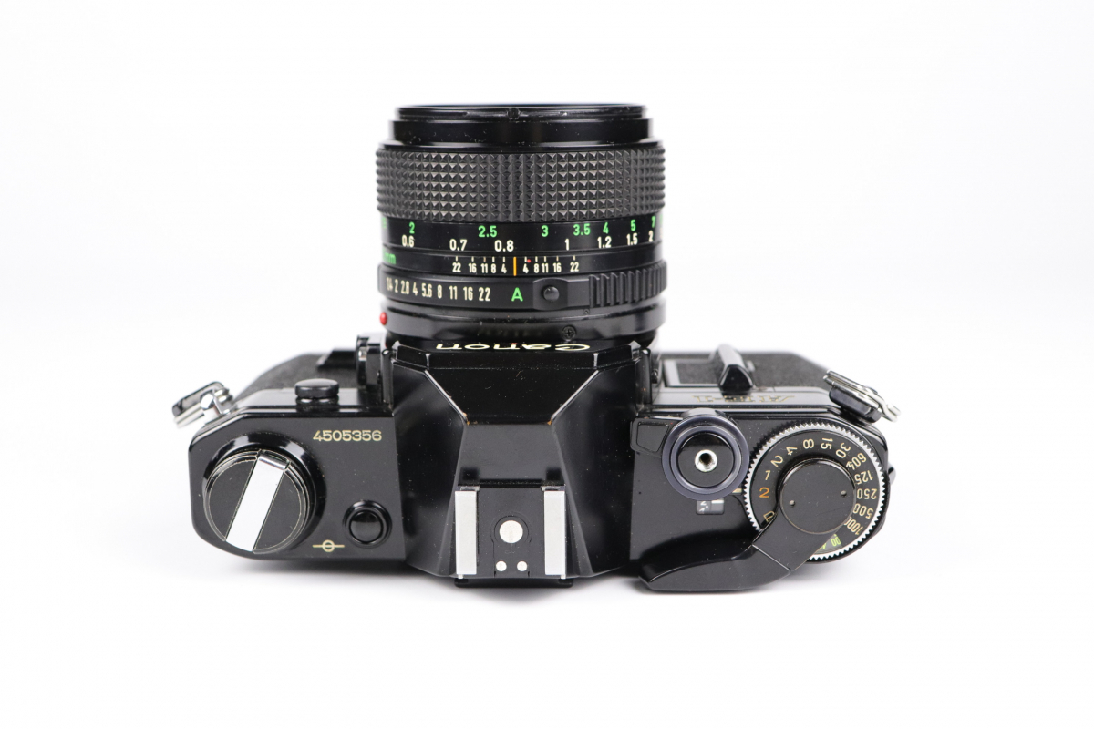 美品Canon AE-1 35mmフィルム一眼レフ ボディ #2833310 Canon AE-1