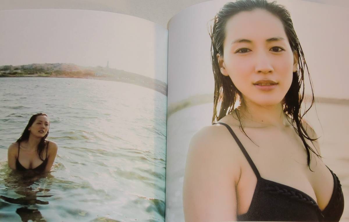 綾瀬はるか直筆サイン入り写真集…SEA STORIES 綾瀬はるか 写真集 『SEA STORIES』（初版） 送料198円(あ行)｜売買