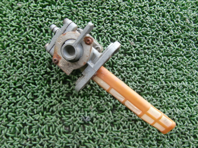 GSX250E ザリ 純正 当時物 ガソリンコック 黒鷲 SUZUKI 絶版旧車 検