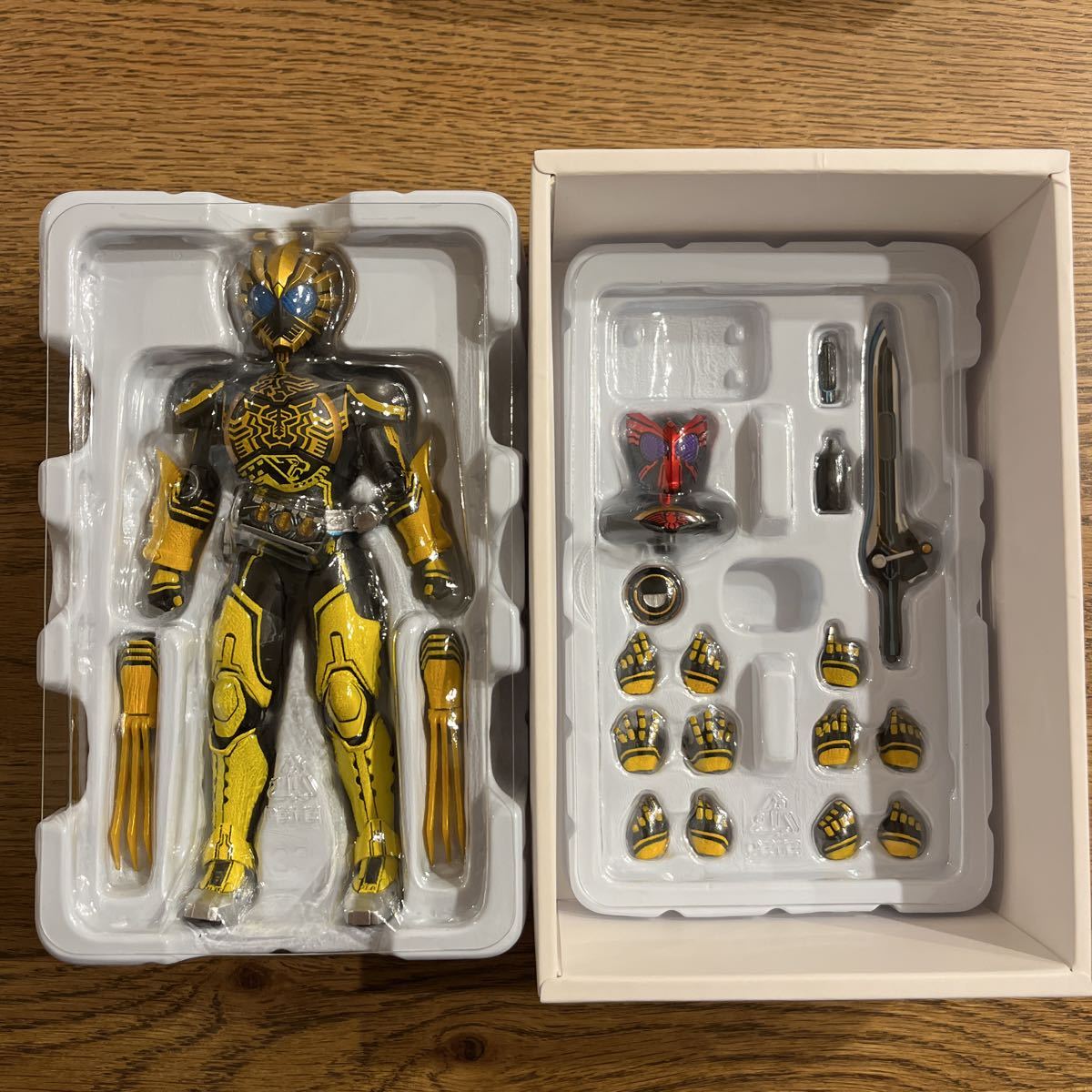 S.H.Figuarts（真骨彫製法） 仮面ライダーオーズ ラトラーターコンボ