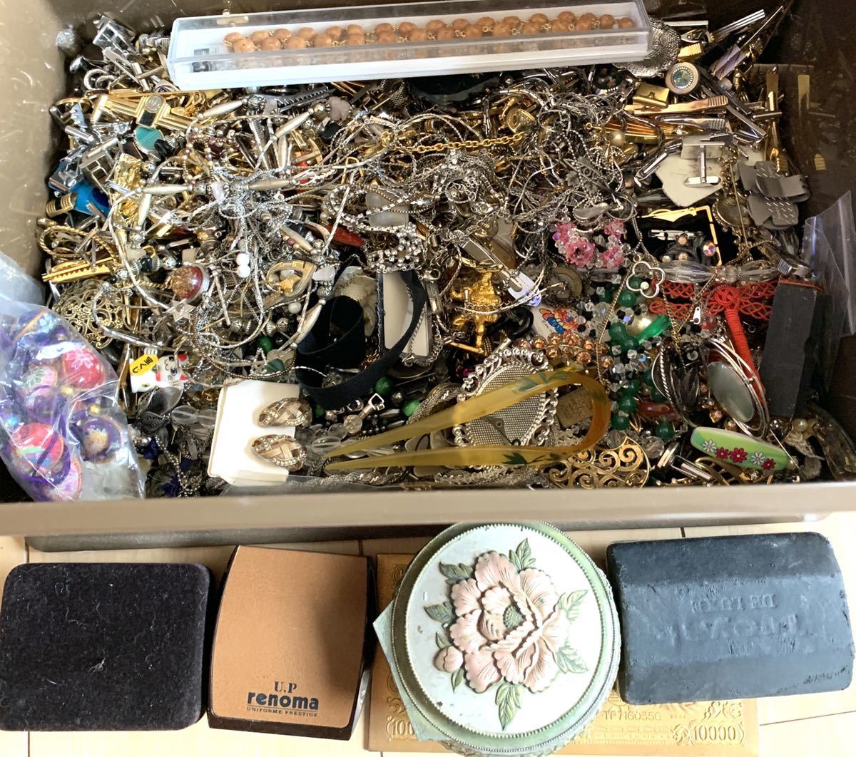 ジャンク アクセサリー 約6、3kg 大量 まとめて ネックレス イヤリング