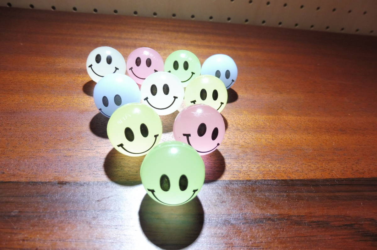 発光 スーパーボール スマイル 夜光 蓄光 10個セット 駄菓子屋 デッドストック スマイリーフェイス ニコちゃん スマイルマーク その他 売買されたオークション情報 Yahooの商品情報をアーカイブ公開 オークファン Aucfan Com