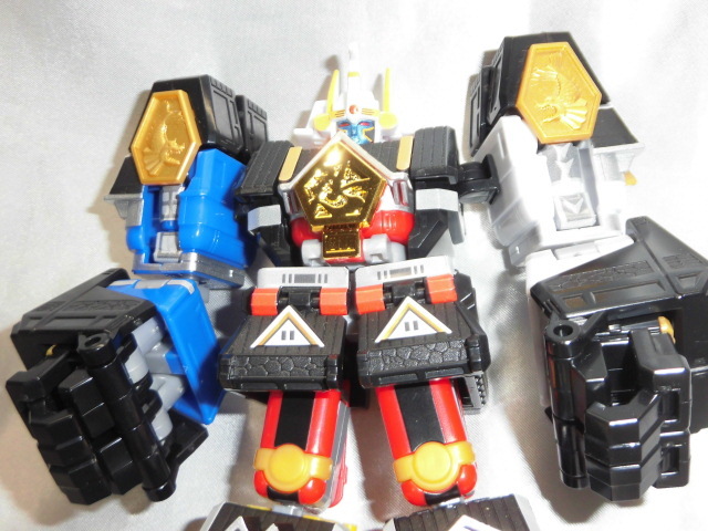 バンダイ スーパーミニプラ 忍者戦隊カクレンジャー 忍者合体 無敵将軍 完成品 戦隊ロボ Dx 忍者戦隊カクレンジャー 売買されたオークション情報 Yahooの商品情報をアーカイブ公開 オークファン Aucfan Com