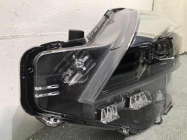 トヨタA・A型　-１９３６- Z31 ⁄ 前期テールセンターガーニッシュB-29検索 Z31 HZ31 昭和レトロ